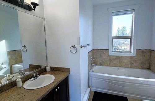 Guildford Apartment | A Cozy and Comfy apartment in Surrey, BC.