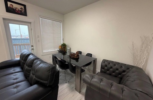 Southwest Edmonton House | A home away from home. YEG retreat