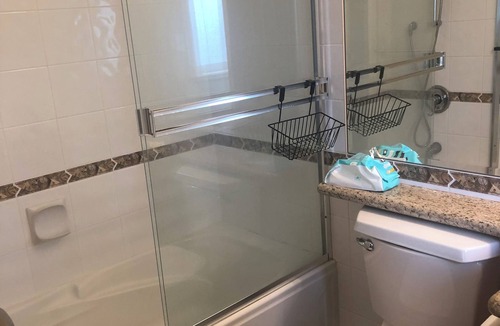 Richmond House | A lucky en-suite with private entrance close to YVR Ferry