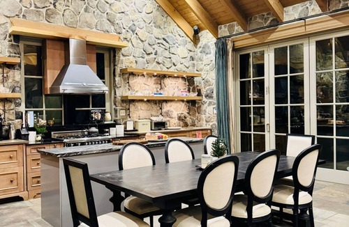 Marpole House | A Private Villa Retreat to Slow Down & Feel at Home