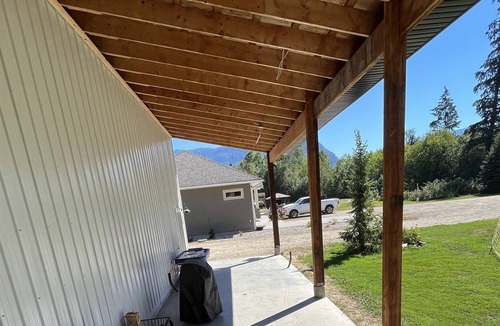 British Columbia Interior House | Above Barn Loft Apartment located in Enderby on the Lower Shuswap River