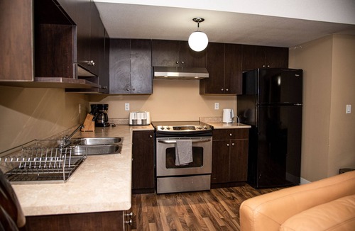 Yorkson Apartment | Adorable 3 Bedroom Suite in Langley