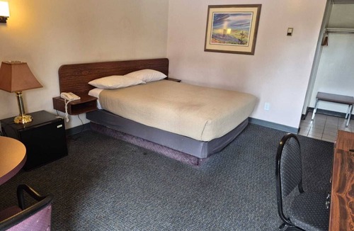 Jasper Place Hotel | Algonquin Motor Lodge