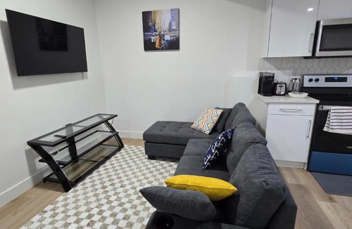Northeast Edmonton Apartment | Amazing 2-bedroom house with WiFi in Edmonton