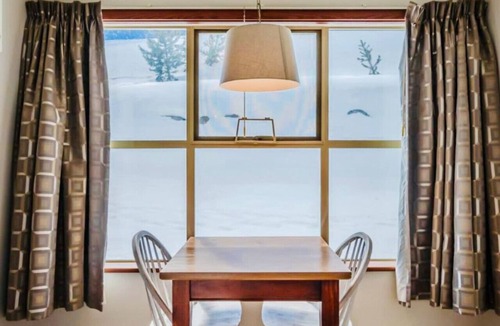 Apex Mountain Apartment | Apex Mountain ~ Clementine Studio
