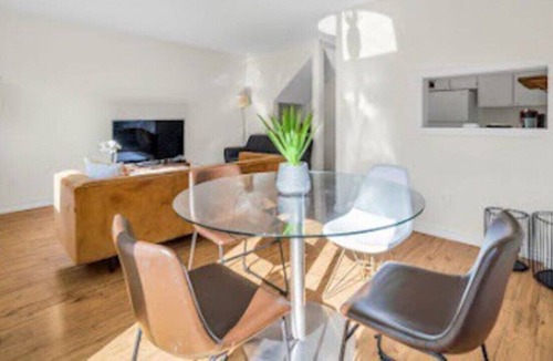 Richmond Apartment | ARIES Garden 3-Bedroom Cozy Townhouse