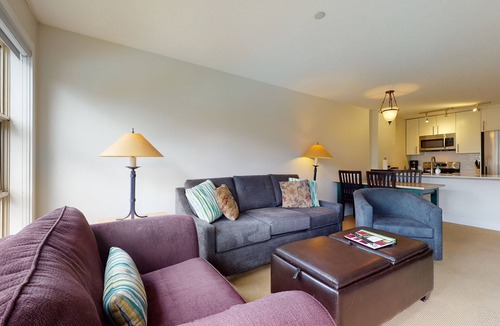 Upper Village Condo | Aspens #461 Prime Ski-in Ski-out Location! Pool, Hot tubs, BBQ, sleeps 4