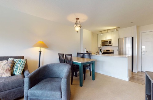 Upper Village Condo | Aspens #461 Prime Ski-in Ski-out Location! Pool, Hot tubs, BBQ, sleeps 4