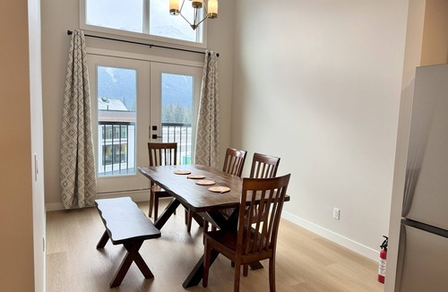 Harvie Heights Condo | Banff Gateway Townhouse, Hot tub and BBQ
