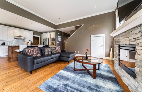 Regional District of Nanaimo House | Beach House at Qualicum Resort | En Suite, Semi En Suite, Pool & Hot Tub!