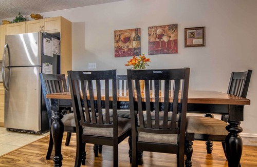 Invermere Apartment | Bear Themed Condo | 5 min walk to beach | Pool