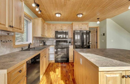 Nordegg Cabin | Beautiful cabin in Nordegg, Alberta