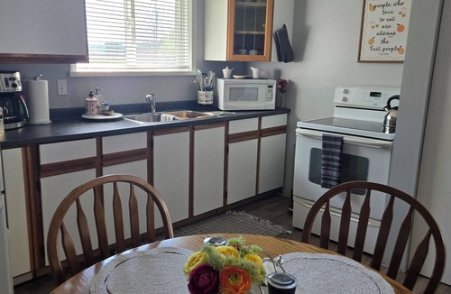 Mara House | Beautiful country side cottage just off the Shuswap river in Mara, BC.