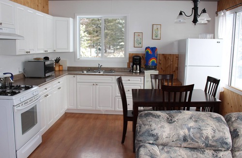 Osoyoos Cabin | Beautiful Cozy Cabin close to Mount Baldy and Osoyoos BC