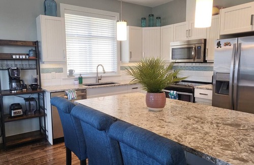 Osoyoos House | Beautiful Kismet View Cottage with golf cart 188