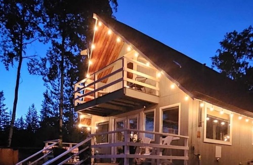 70 Mile House House | Beautiful Lake View Cottage in the Cariboo