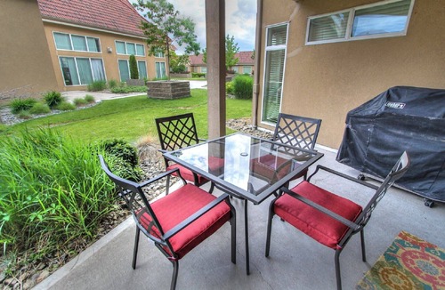 North End Condo | Beautiful Pool Level Walk Out Condo in Downtown Kelowna