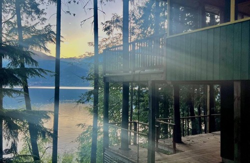 Riondel House | Beautiful Private Lakefront Home