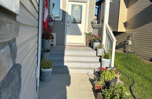 Grande Prairie House | Beautiful, quiet, clean, cozy and affordable house to host at least 10 guest.