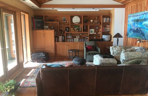 Salt Spring Island Cabin | Beautiful, Serene 1 - 2 Bedroom Salt Spring Suite With a South-Western View