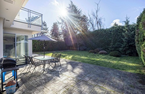 Richmond City Centre House | Big Beautiful House in Richmond center