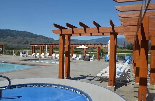 Okanagan-Similkameen House | Blue Heron Cottage 4 bedroom 3.5 bath cottage unit # 39