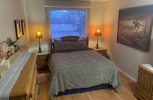Forest Lawn Condo | Braebourne Manor - Furnished One Bedroom Condo