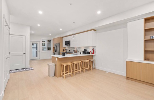 Willoughby House | Brand New 3BR Townhome - Roof Top Patio Garage