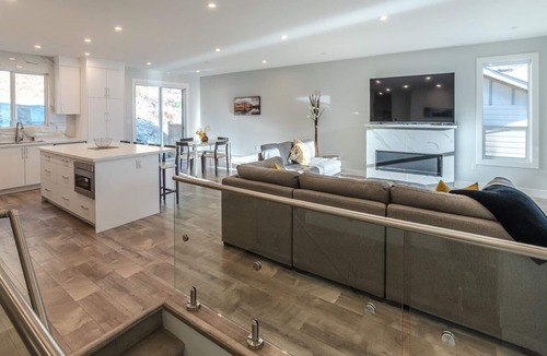 Okanagan-Similkameen House | BRAND NEW! Cartwright Mountain Ridge - Beautiful Brand New Home with Hot Tub!