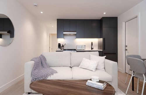 West Vancouver House | Brand New Cozy Suite near Collingwood School