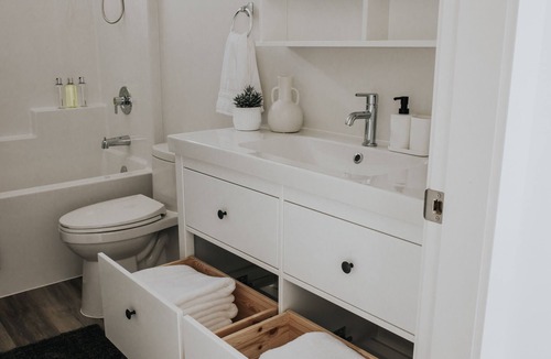 Vernon Apartment | Brand New Retreat Near Silverstar Mtn Resort