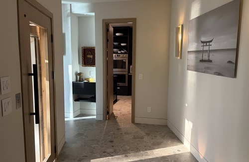 Salt Spring Island Villa | Brand new spa resort style waterfront executive home with luxury amenities