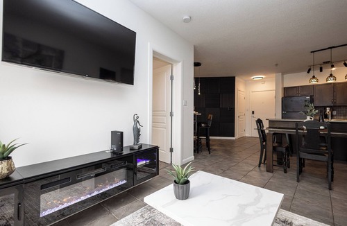 South Pandosy Apartment | Breathe taking resort in the heart of the Lower Mission.