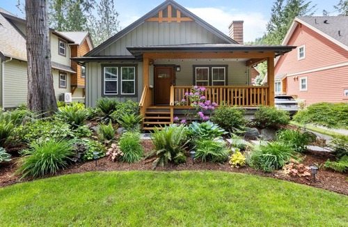 Lindell Beach Cottage | Bright 2 Bedroom Cottage Near Cultus Lake with Resort Like Amenities