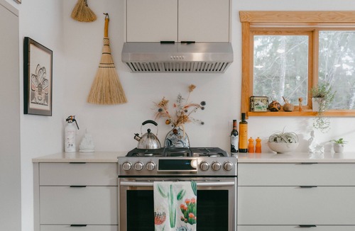 Central Kootenay Cabin | Bright and beautiful newly renovated cabin.