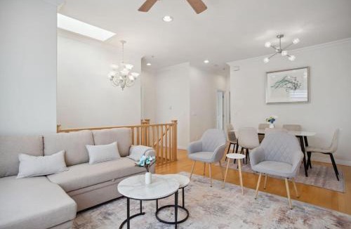 Sunset House | Bright and Comfy 4BR Home Ideal for Families