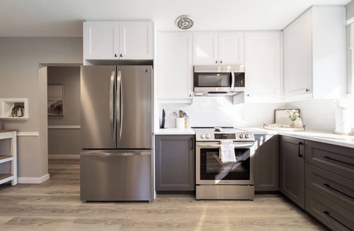Northeast Edmonton House | Bright and Cozy/ 3BR Main Floor/Close to Downtown.
