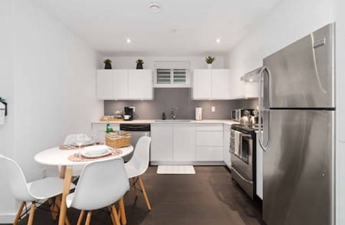 East Side House | Bright Renovated East Van Suite, Walk to SkyTrain