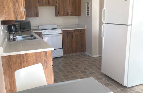 Grand Forks Apartment | Bright Spacious - Near Recreation Centre and Hospital