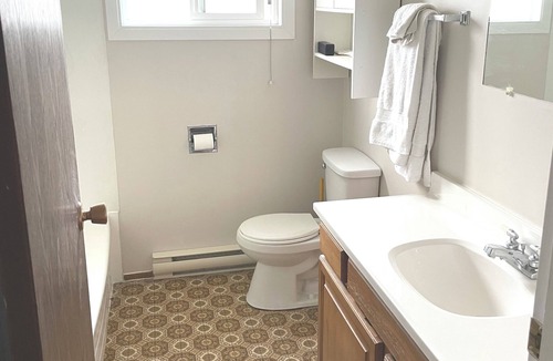 Grand Forks Apartment | Bright Spacious - Near Recreation Centre and Hospital