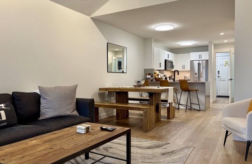 Upper Village Villa | Canada House Mountain Side