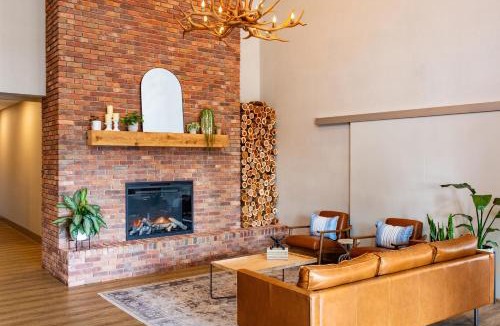 Cochrane Hotel | Canalta Hotel Cochrane