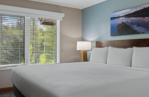 Canmore Resort | Canmore 1BR – Mountain Views, Hot Tub & Banff Access