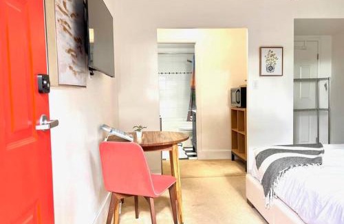 Canyon Heights Apartment | 'Canyon Heights' Retreat (Grouse Mountain)