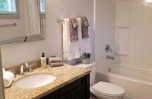 Rutland House | Carriage House in Kelowna