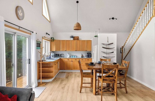 Sylvan Lake House | Casa PaLu | Walk to the Beach | A-Frame | Sleeps 8