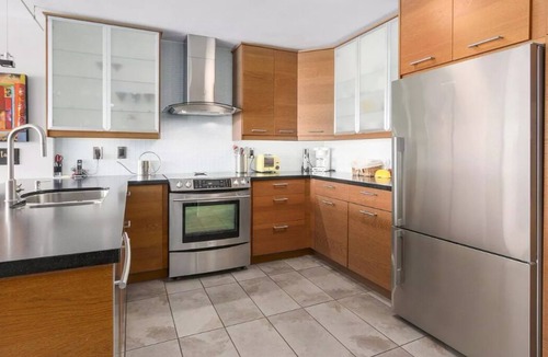 Fairview Apartment | Charming 1-bedroom apartment in phenomenal Vancouver with AC, fitness room, WiFi
