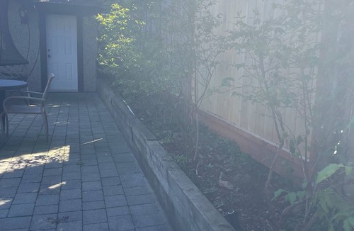 Dunbar House | Charming Garden-Level Suite in Dunbar | Sleeps 4 | Private Entry