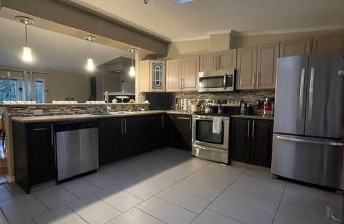 Anglemont House | Cheerful 3-bedroom vacation home