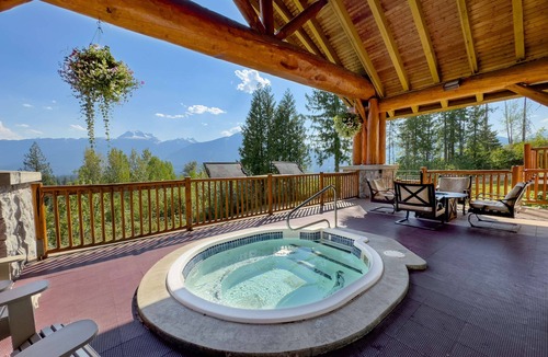 Revelstoke Hotel | Coast Hillcrest Hotel